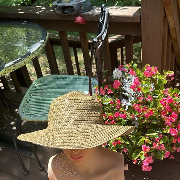 NEW Max Grey Lightweight Very pretty Olive Green Color paper Hat - Picture 4 of 9